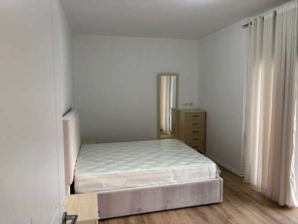 Tirane, jepet me qera apartament 2+1+Ballkon Kati 2, 86 m² 450 € (qtu)