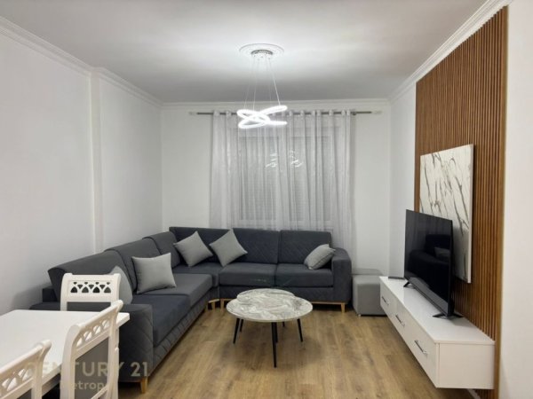 Tirane, jepet me qera apartament 2+1+Ballkon Kati 2, 86 m² 450 € (qtu)