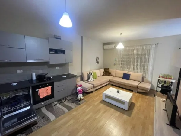 Tirane, shitet apartament 2+1+Ballkon Kati 5, 86 m² 130.000 € (Rruga Ramazan Gaxherri)