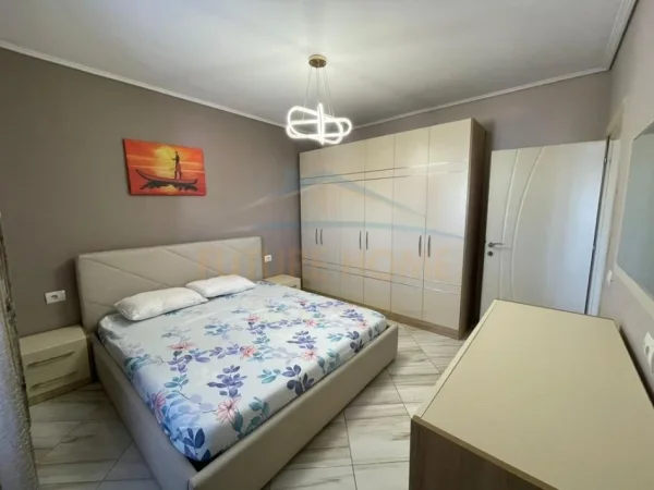 Tirane, jepet me qera apartament 2+1 Kati 9, 95 m² 750 € (Myslym shyri)