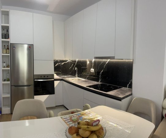 Tirane, jepet me qera apartament 1+1 Kati 3, 76 m² 450 € (Rezistenca Kaimi, Ali Demi)