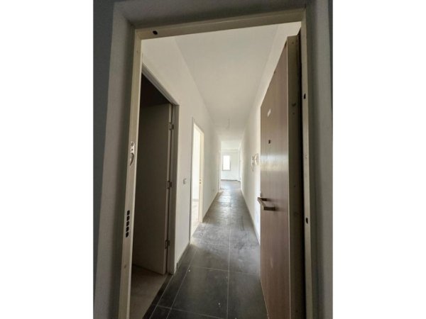 Tirane, shitet apartament 2+1+Ballkon Kati 3, 93 m² 238.000 € (LIQENI I THATE)