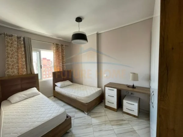 Tirane, jepet me qera apartament 2+1+Ballkon Kati 9, 95 m² 750 € (Rruga "Myslym Shyri")