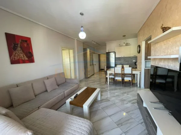 Tirane, jepet me qera apartament 2+1+Ballkon Kati 9, 95 m² 750 € (Myslym Shyri)