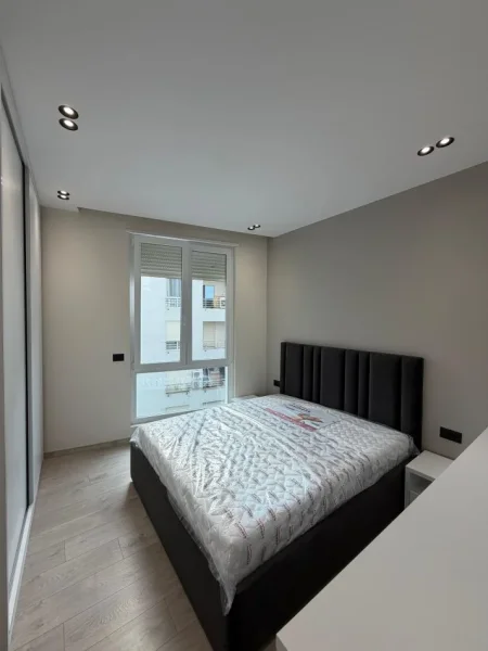 Tirane, jepet me qera apartament 2+1 Kati 4, 90 m² 800 € (Sophie Caffe Ali Demi)
