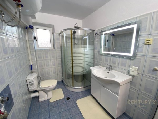 Tirane, jepet me qera apartament 2+1 Kati 4, 76 m² 600 € (Restorant Durresi rruga Ferit Xhajko)