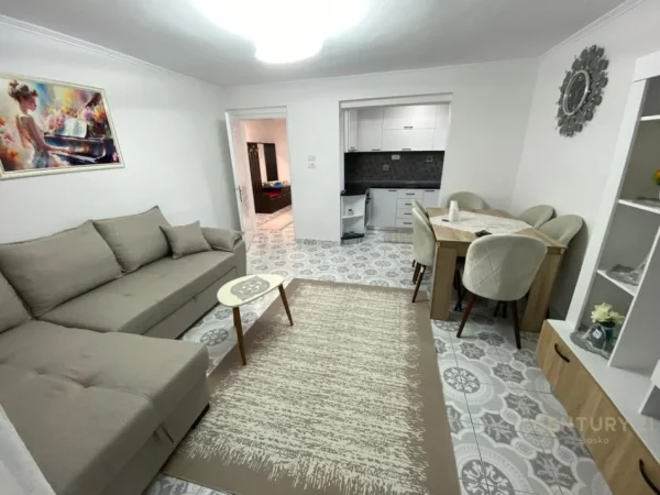 Tirane, jepet me qera apartament 2+1 Kati 4, 76 m² 600 € (Restorant Durresi rruga Ferit Xhajko)