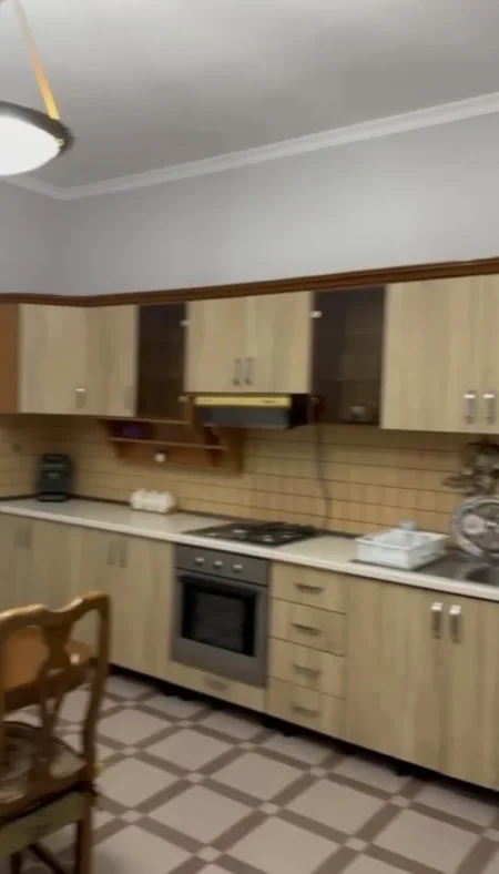 Tirane, jepet me qera shtepi 2+1 Kati 2, 120 m² 500 € (Inxhinieria e Ndertimit ,21 Dhjetori)