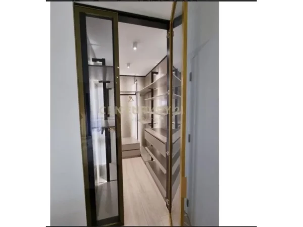 Tirane, jepet me qera apartament 1+1 Kati 8, 70 m² 900 € (Bulevardi Zogu 1)