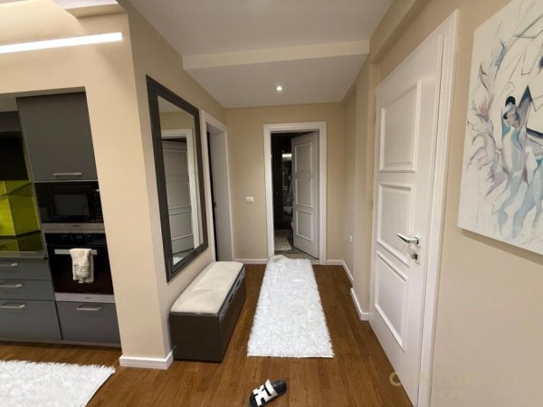 Tirane, jepet me qera apartament duplex 2+1 Kati 10, 155 m² 1.100 € (Ish stacioni Trenit)