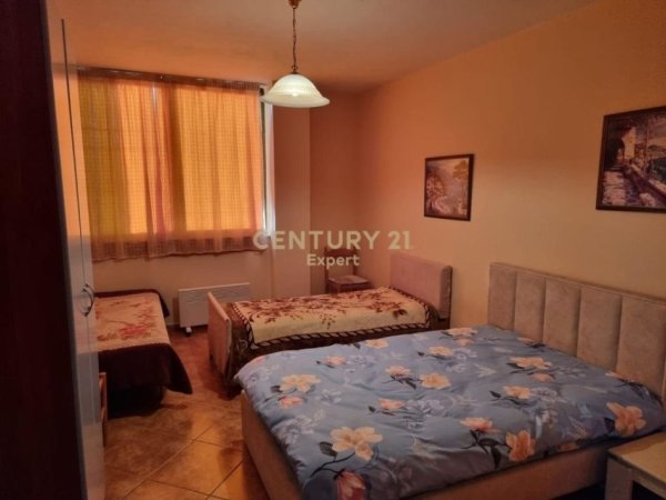 Tirane, jepet me qera apartament 2+1 Kati 7, 109 m² 700 € (Bulevardi Zogu 1)