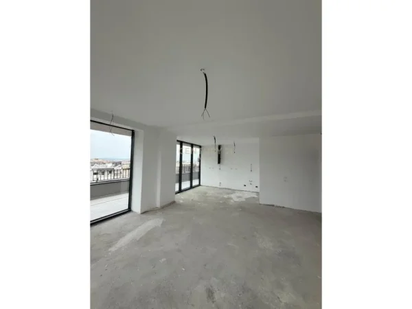 Tirane, shes apartament 3+1 Kati 9, 200 m² 620.000 € (Liqeni Tiranes)