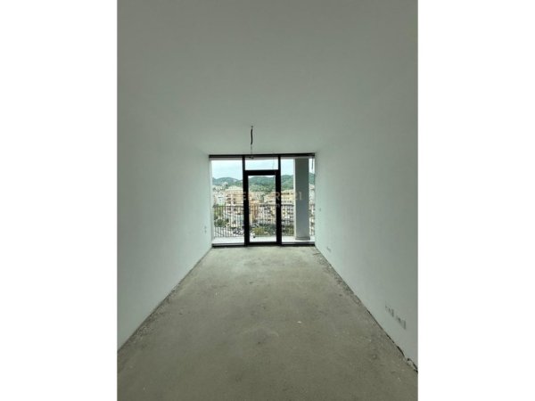 Tirane, shes apartament 3+1 Kati 9, 200 m² 620.000 € (Liqeni Tiranes)