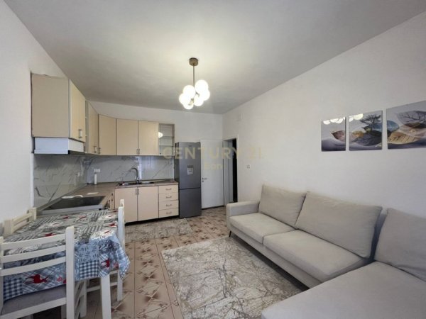 Durres, jepet me qera 2+1 Kati 4, 63 m² 350€