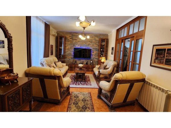 Durres, shitet apartament 3+1 Kati 6, 168 m² 295.000 € (GJYKATA,DURRES)