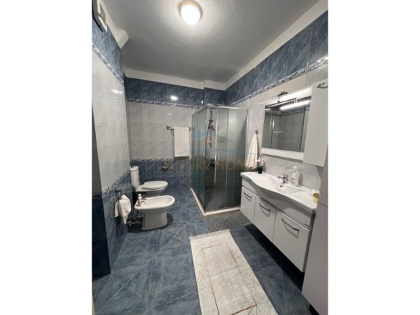 Durres, shitet apartament 3+1 Kati 6, 168 m² 295.000 € (GJYKATA,DURRES)