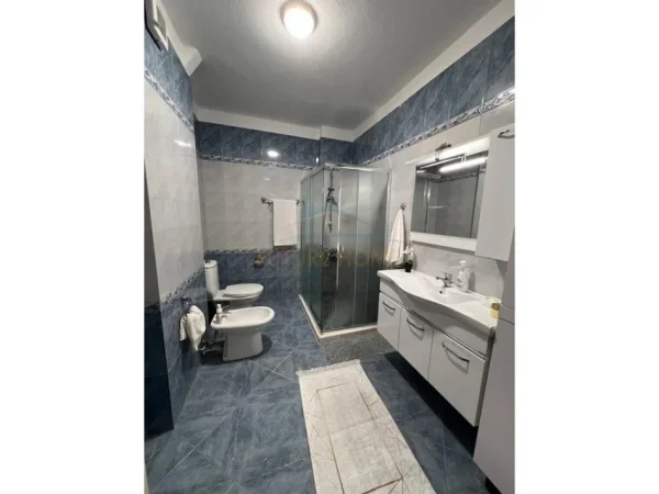 Durres, shitet apartament 3+1 Kati 6, 168 m² 295.000 € (GJYKATA,DURRES)