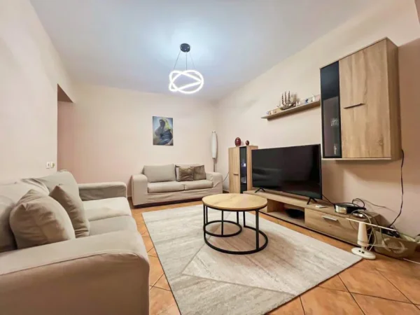Tirane,  jap me qera apartament 2+1 Kati 3, 83 m² 690 € (Rr. MYSLYM SHYRI)