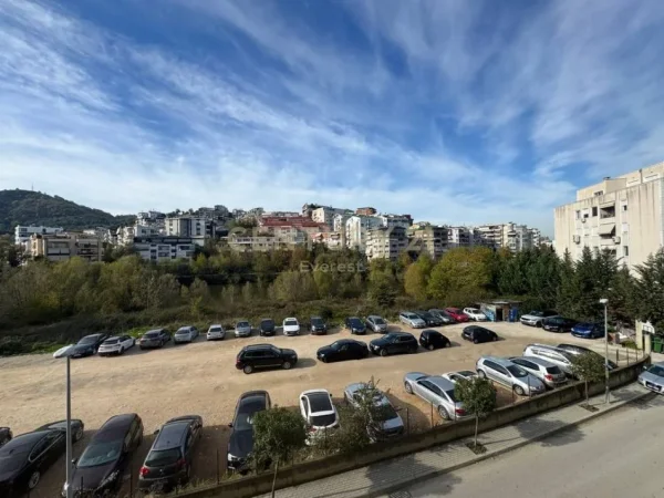 Tirane, shes apartament 2+1+Aneks+Ballkon Kati 2, 93 m² 238.000 € 