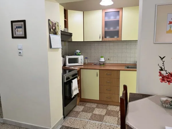 Tirane, jepet me qera apartament Kati 2, 74 m² 550 € (Rruga 4 Deshmoret)