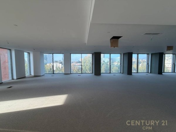 Tirane, jepet me qera zyre Kati 5, 1.546 m² (Downtown)