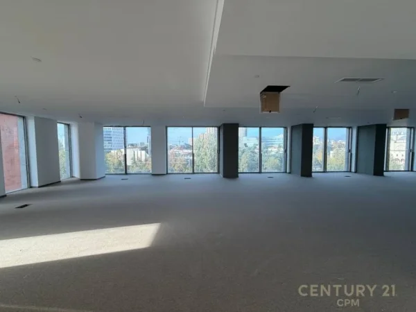 Tirane, jepet me qera zyre Kati 5, 1.546 m² (Downtown)