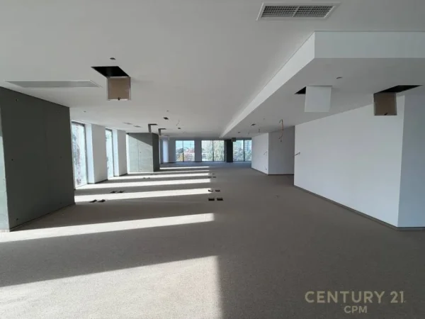 Tirane, jepet me qera zyre Kati 5, 1.546 m² (Downtown)