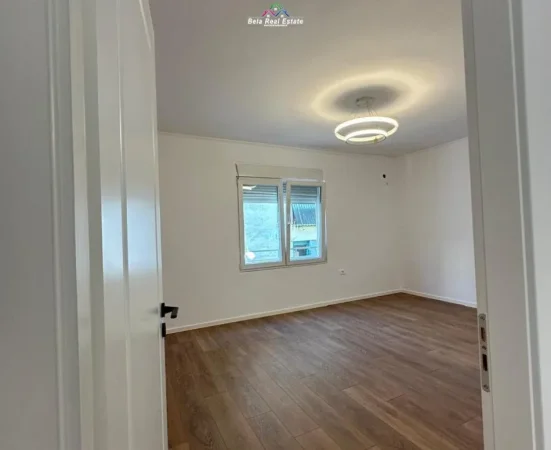 Tirane, shes apartament 1+1+Ballkon Kati 4, 52 m² 95.000 € (Rruga Kongresi i Manastirit)