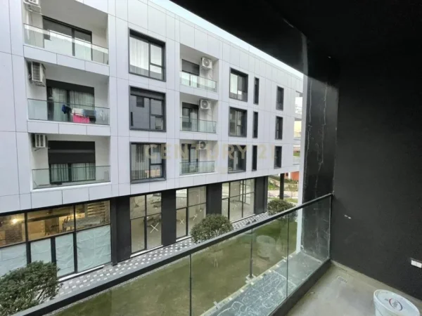 Tirane, jepet me qera apartament 2+1+Aneks+Ballkon Kati 2, 113 m² 1.200 € 