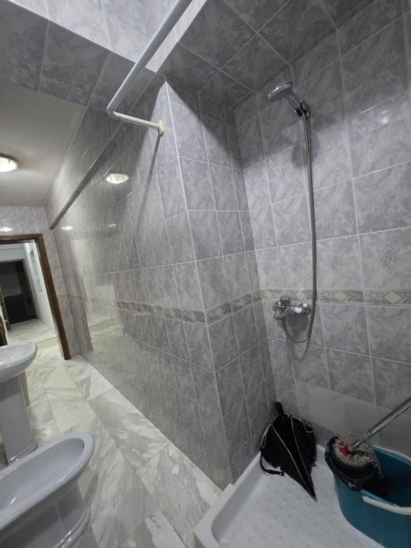 Tirane, jepet me qera apartament 1+1 Kati 2, 550 € (Stadiumi Dinamo)