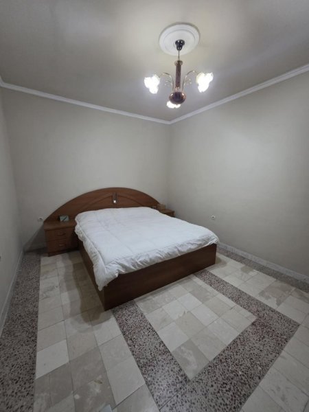 Tirane, jepet me qera apartament 1+1 Kati 2, 550 € (Stadiumi Dinamo)