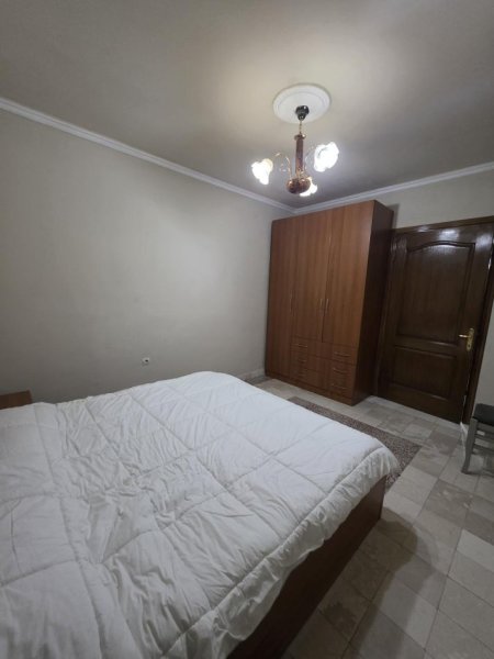Tirane, jepet me qera apartament 1+1 Kati 2, 550 € (Stadiumi Dinamo)