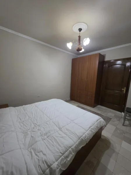 Tirane, jepet me qera apartament 1+1 Kati 2, 550 € (Stadiumi Dinamo)
