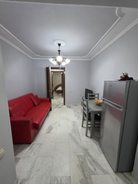 Tirane, jepet me qera apartament 1+1 Kati 2, 550 € (Stadiumi Dinamo)