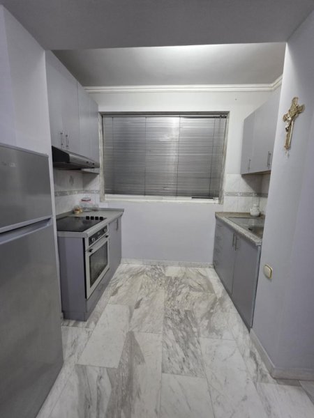 Tirane, jepet me qera apartament 1+1 Kati 2, 550 € (Stadiumi Dinamo)