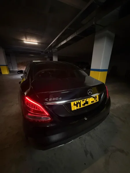 Tirane, shitet makine C class Nafte, 2.2, 190.000 km 6.000 €