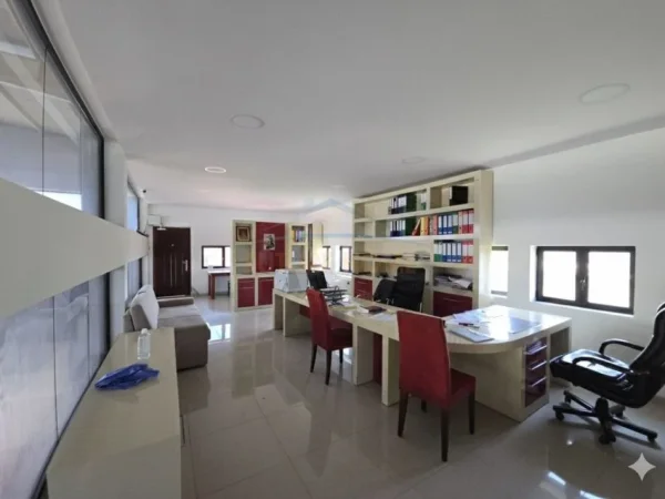 Tirane, shitet magazine Kati 0, 930 m² 1.100.000 € (BUBQ)