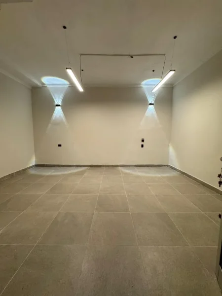 Tirane, jepet me qera ambjent biznesi Kati 0, 30 m² 400 € (Irfan Tomini)