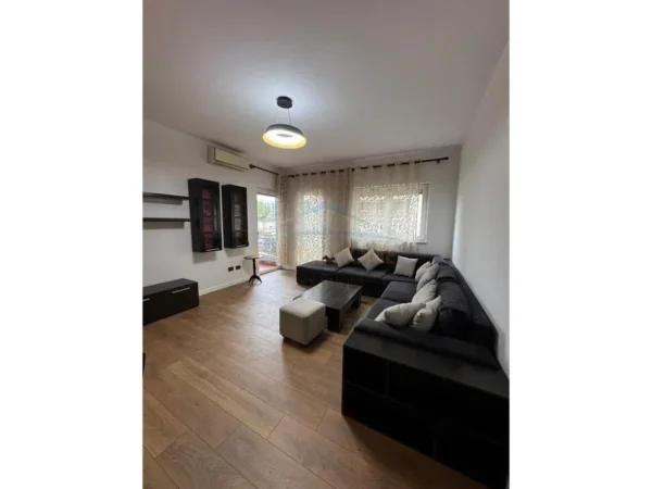 Tirane, shitet apartament 2+1 Kati 2, 110 m² 198.000 € (OXHAKU)