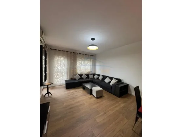 Tirane, shitet apartament 2+1 Kati 2, 110 m² 198.000 € (OXHAKU)