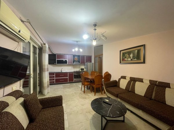 Tirane, jepet me qera apartament 1+1 Kati 5, 70 m² 600 € (Liqeni i Thate)