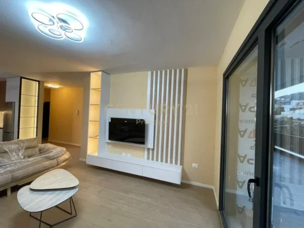 Tirane, jepet me qera apartament 2+1+Aneks+Ballkon Kati 2, 117 m² 1.300 € 