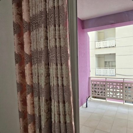 Tirane, jepet me qera apartament 1+1 Kati 2, 63 m² 500 € (Kopshti Botanik)