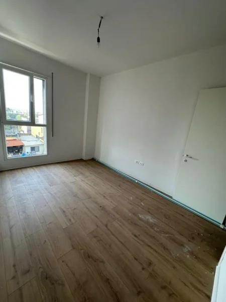 Tirane, jepet me qera apartament 2+1 Kati 2, 95 m² 600 € (DON BOSKO)
