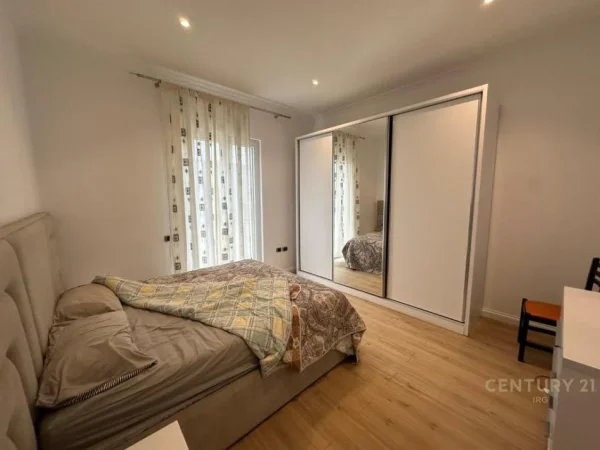 Tirane, jepet me qera Vile 2 Katshe Kati 2, 300 m² 1.200 € (Berzhite)