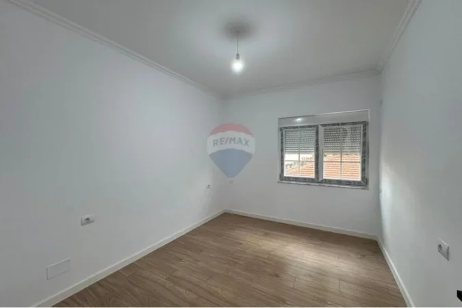 Tirane, shitet apartament 2+1 , 75 m² 240.000 € (Rruga e Bogdaneve)