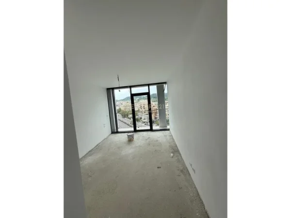Tirane, shes apartament 3+1+Aneks+Ballkon Kati 9, 200 m² 620.000 € (Lake View)