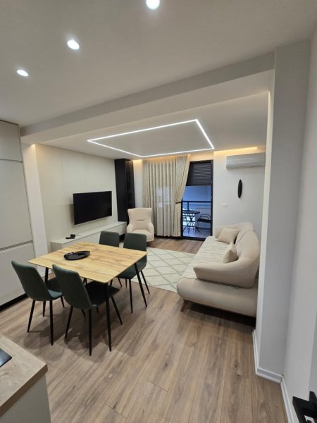 Tirane, jepet me qera apartament 2+1 , 80 m² 800 € 