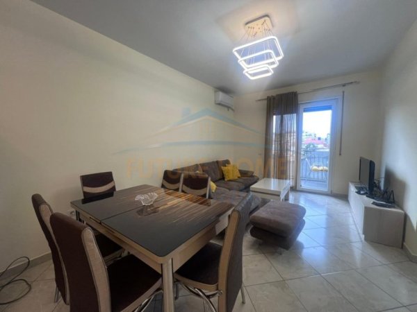 Tirane, jepet me qera apartament 2+1+Ballkon Kati 2, 97 m² 700 € (Bulevardi Zogu I, Rruga Hysen Haxhidalliu)