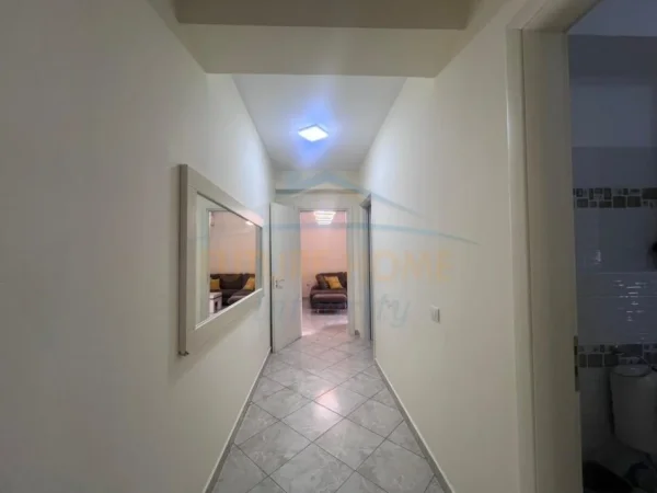Tirane, jepet me qera apartament 2+1+Ballkon Kati 2, 97 m² 700 € (Bulevardi Zogu I, Rruga Hysen Haxhidalliu)